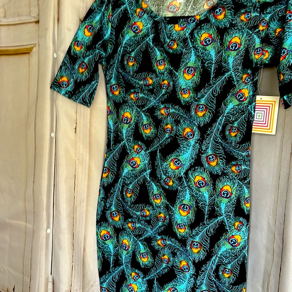 Lularoe Julia dress. 35” shoulder to hem. 15.5” pit to pit bust